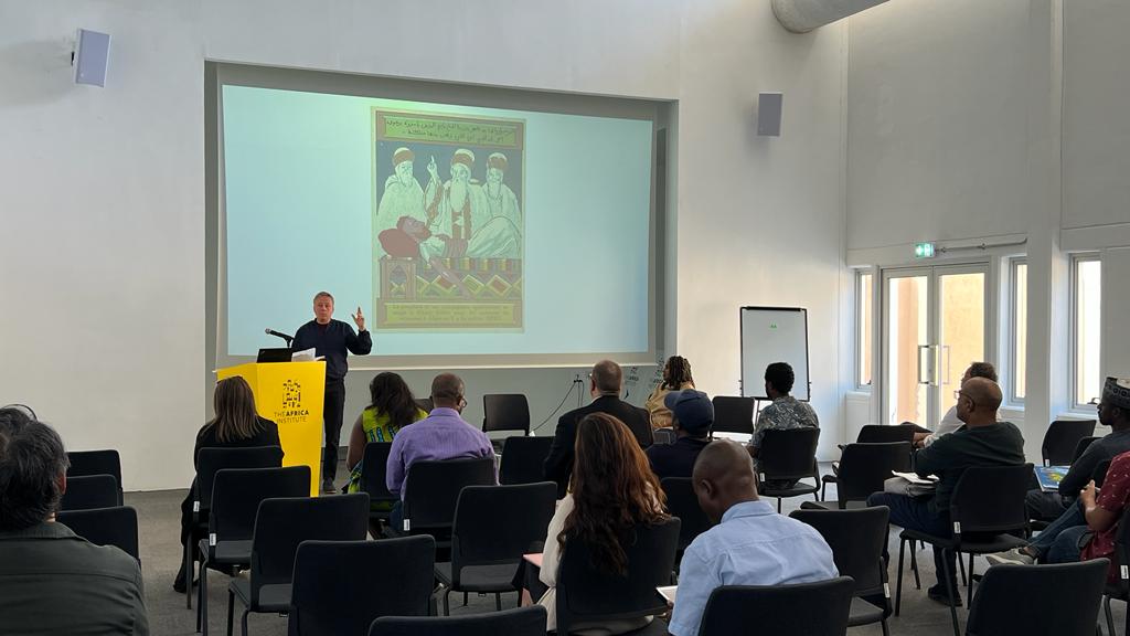 Analyzing Visuality Outside Hegemonic Eurocentric Themes